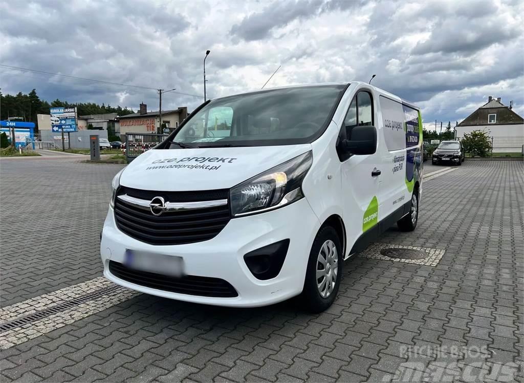 Opel Vivaro Doka Double Cabin Long 6-seater One Owner Vezetőfülke és belső tartozékok