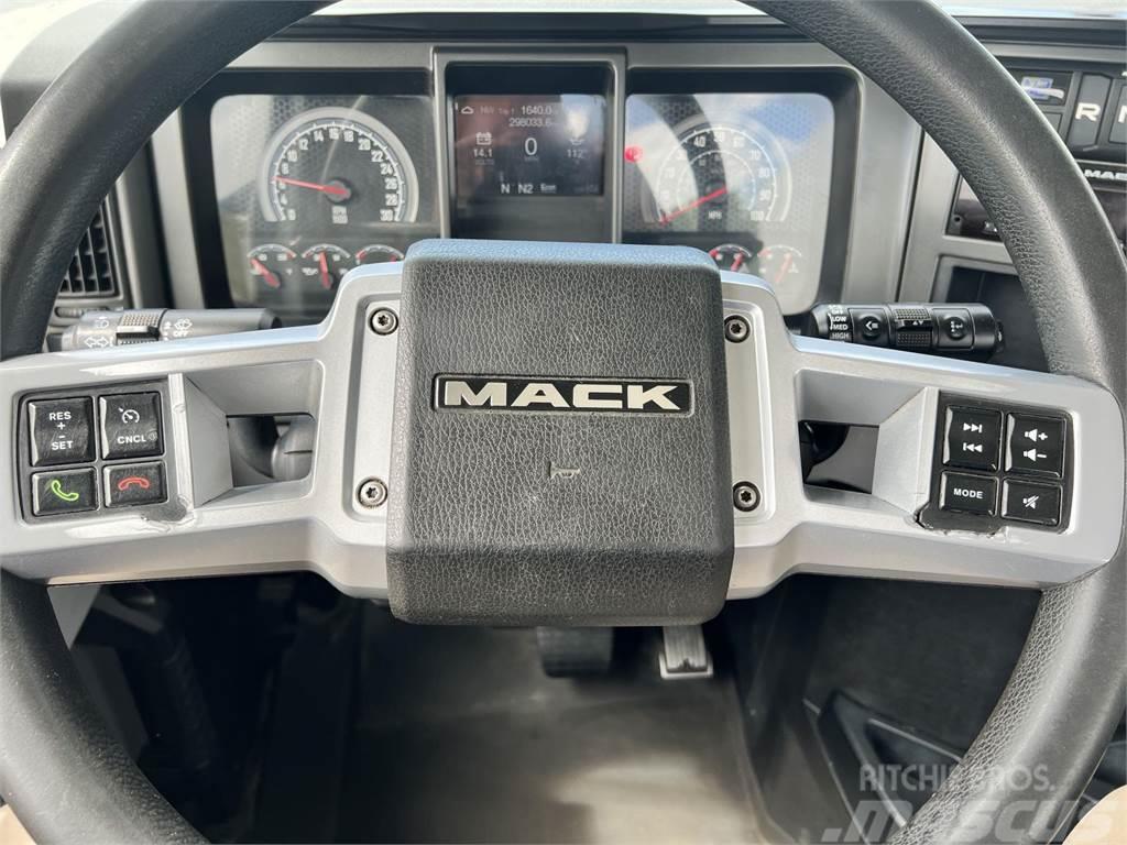 Mack AN64T Nyergesvontatók