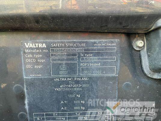 Valtra T254V Traktorok