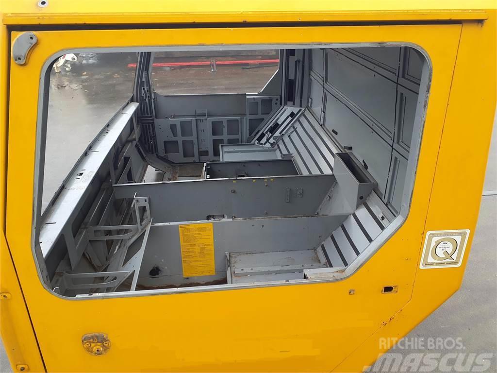 Liebherr LTM 1100/2 drivers cabin Vezetőfülke és belső tartozékok