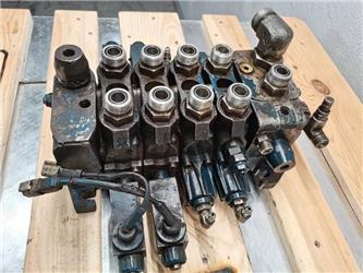 New Holland LM 5060 {hydraulic valves Rexroth ASX01}