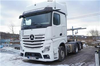 Mercedes-Benz Actros 6x2 Tractor Unit with Mirrorcam