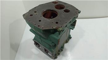 Volvo spare part - transmission - gearbox housing