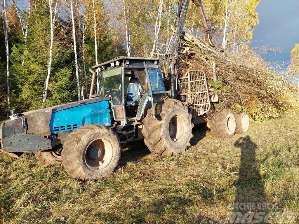 Valtra 8400 Erdészeti traktorok