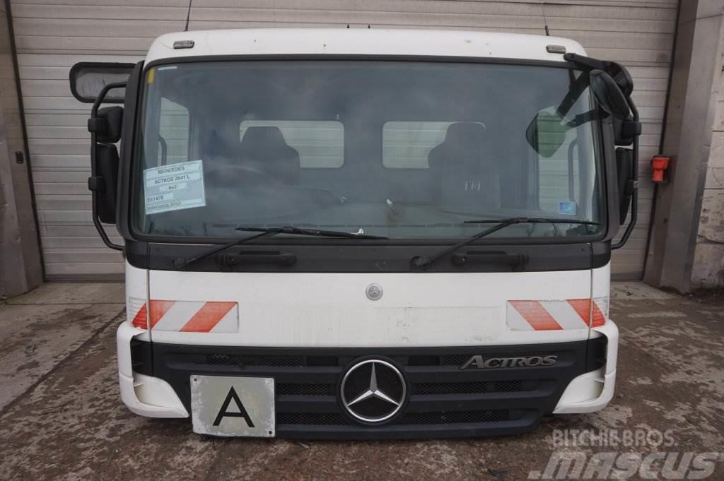 Mercedes-Benz ACTROS F07 R TUNNEL HOOG Vezetőfülke és belső tartozékok