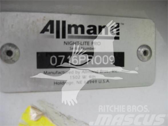 Allmand Bros NIGHT-LITE PRO NL8 Fénytornyok