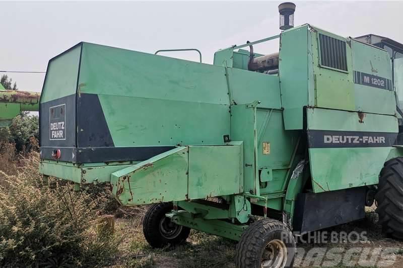 Deutz -Fahr M1202 Combine Harvester Traktorok