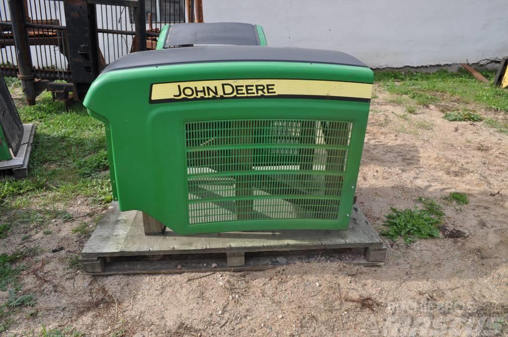 John Deere Maska silnika 1270/1470E F654398 Vezetőfülke és belső tartozékok