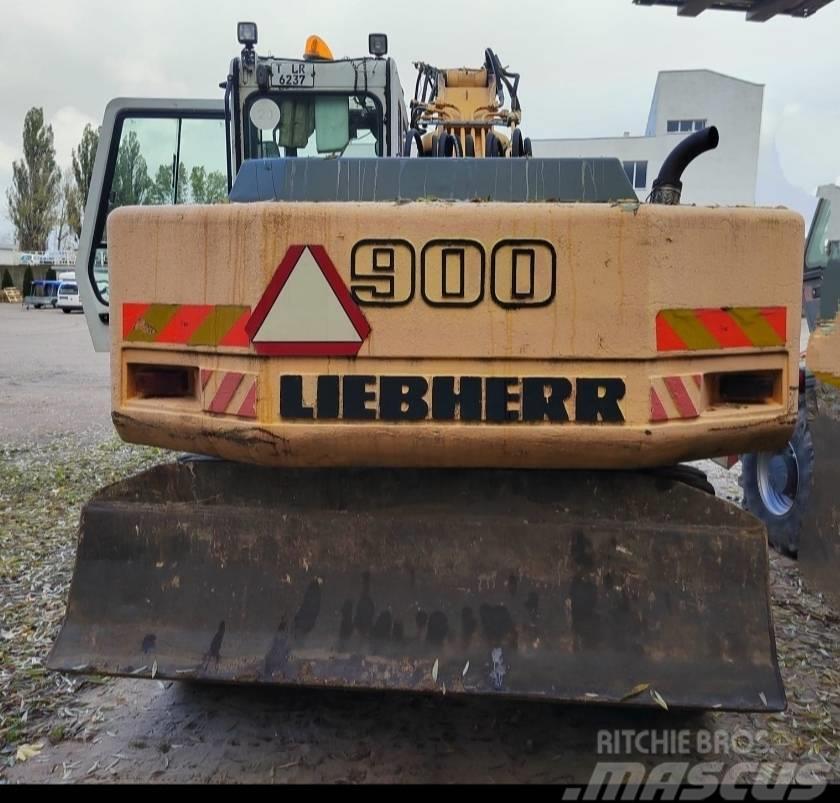 Liebherr A 900 Litronic Gumikerekes kotrók