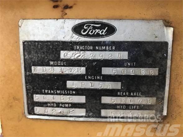 Ford 445A Gumikerekes homlokrakodók