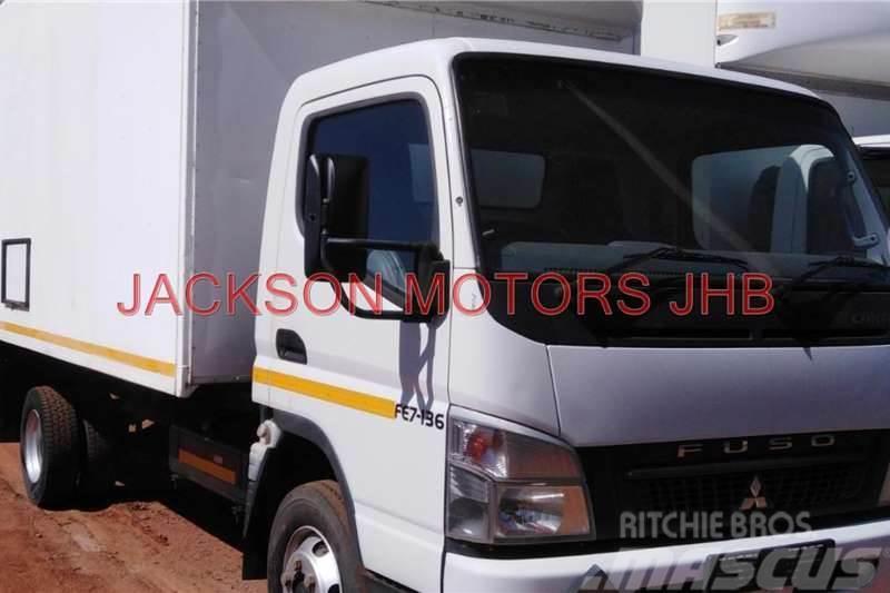 Fuso 7-136 CANTER FITTED WITH VOLUME BODY Egyéb