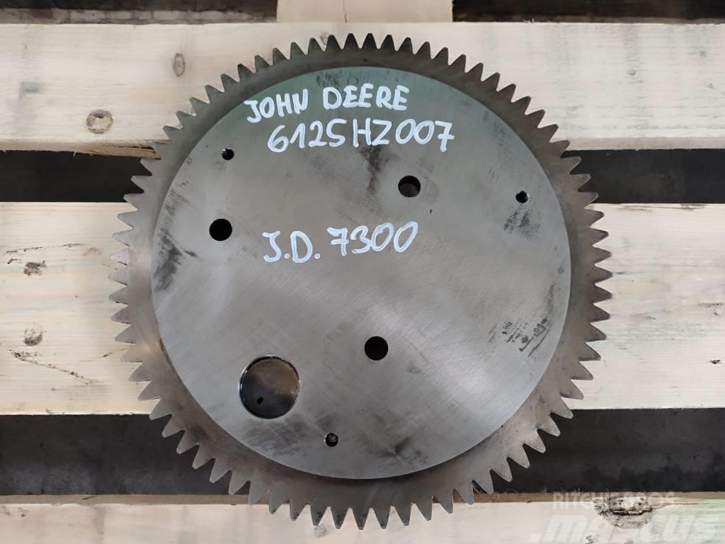 John Deere 6125HZ007  Bearing cup R119157 engine timing gear Motorok