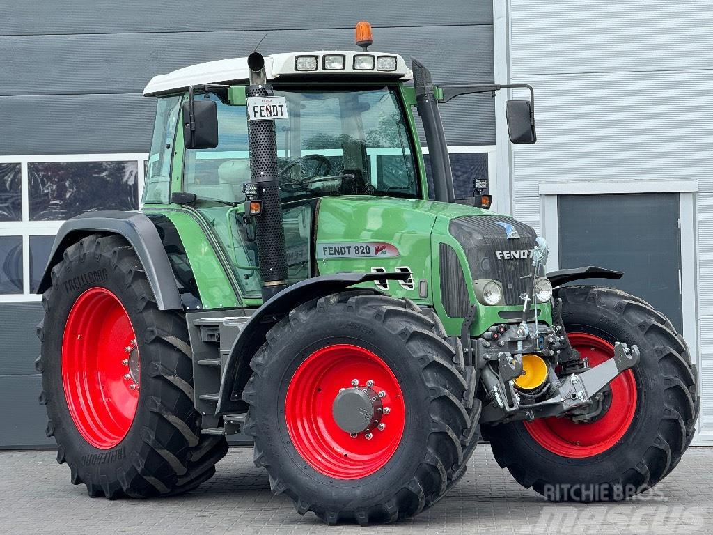Fendt 820 Vario TMS Traktorok