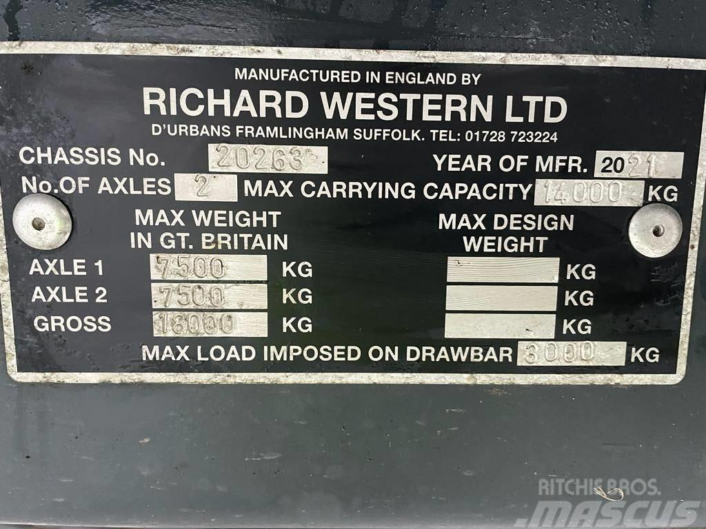 Richard Western BTTA14/32 Bálaszállító pótkocsi