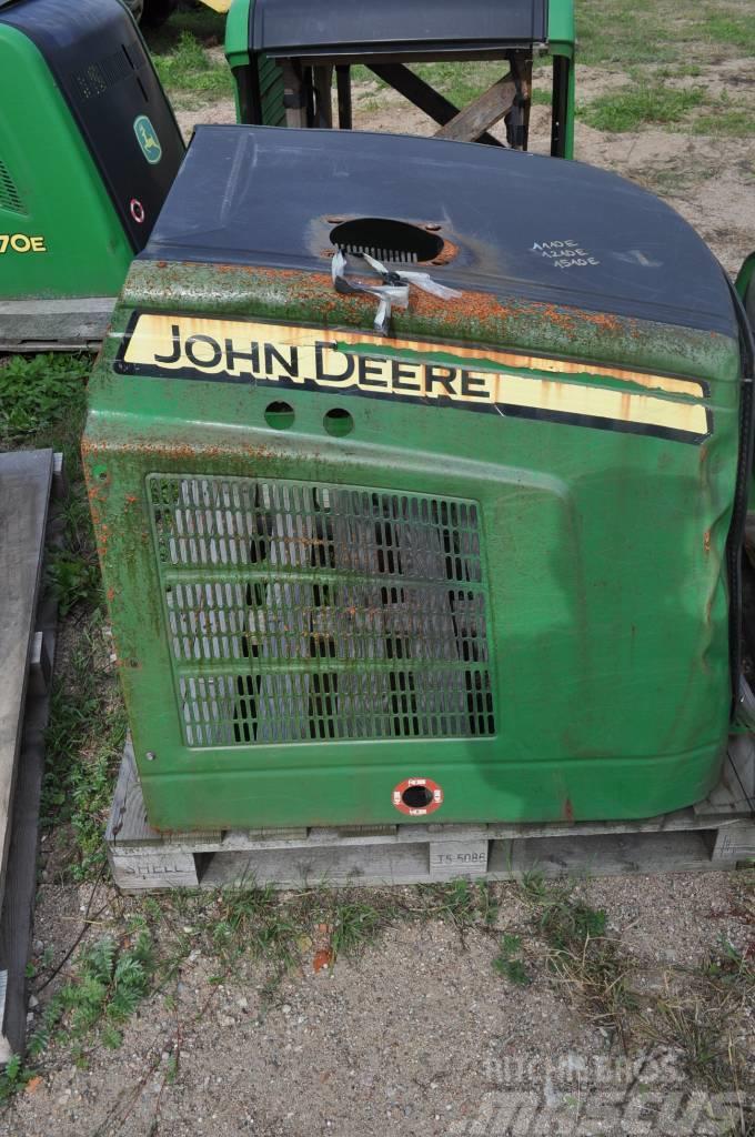 John Deere 1110/1210/1510E F649864 Vezetőfülke és belső tartozékok