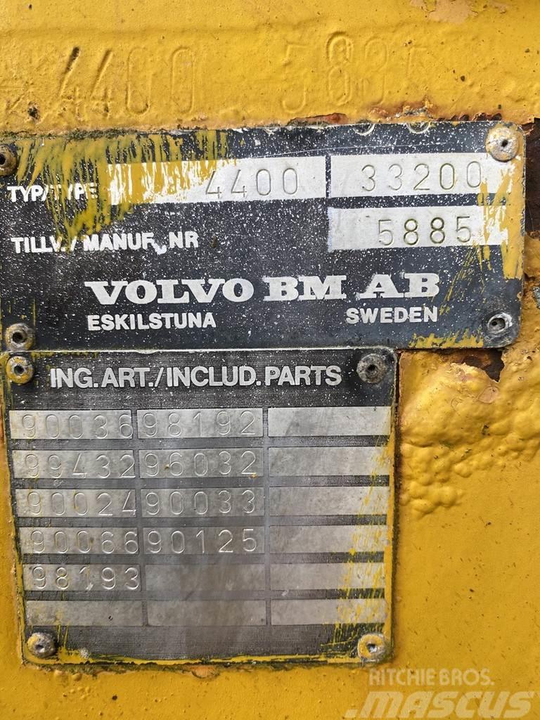 Volvo BM 4400 Gumikerekes homlokrakodók