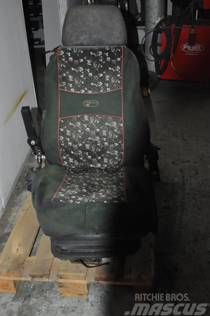 Timberjack 1270B Fotel kompletny Vezetőfülke és belső tartozékok
