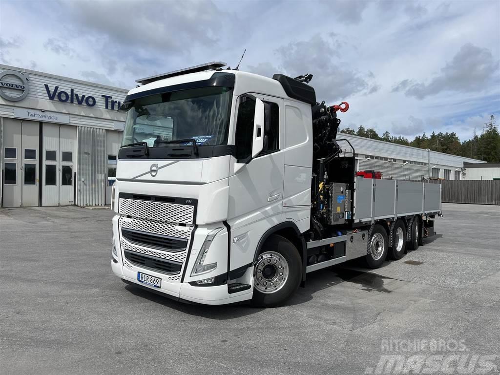 Volvo FH Ny större brädgårdsbil 8x2 39 tons kran Platós / Ponyvás teherautók