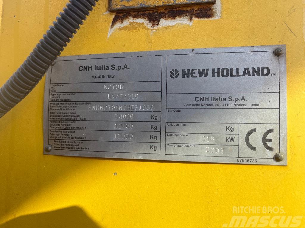 New Holland W 270 B Gumikerekes homlokrakodók