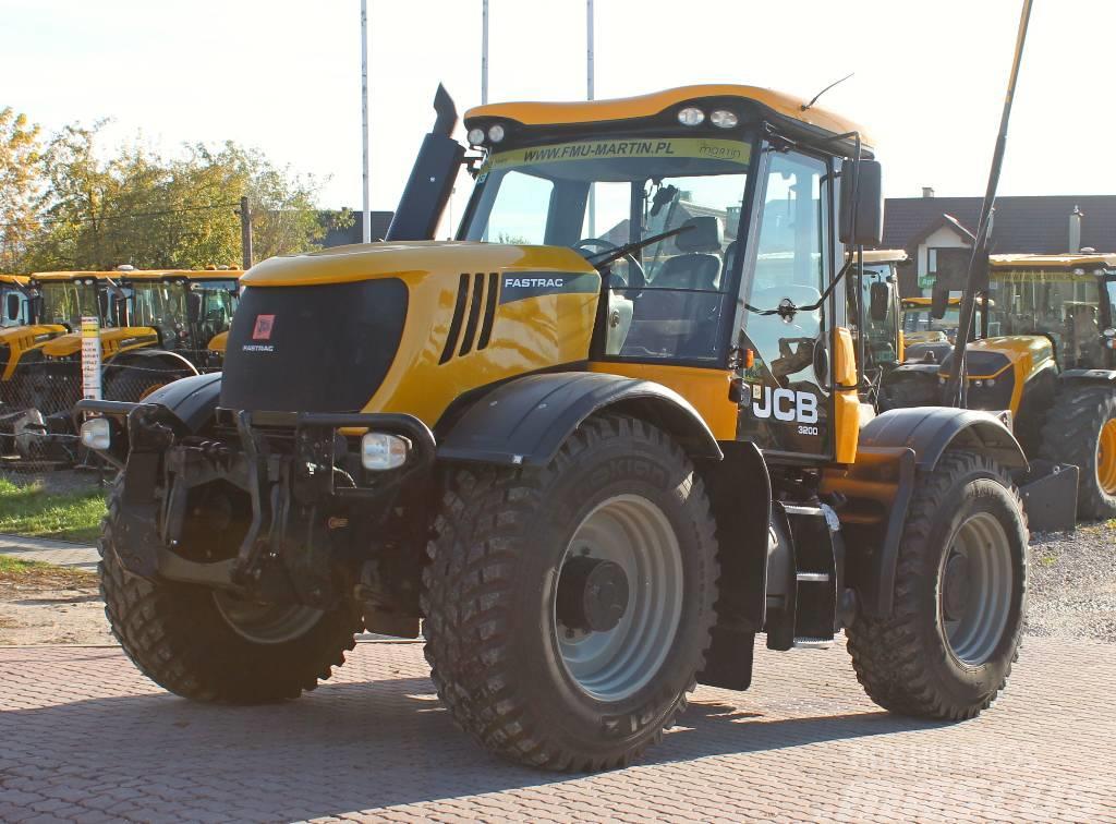 JCB 3200 Traktorok
