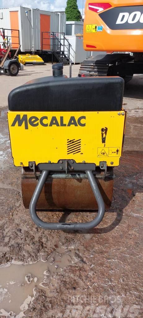 Mecalac MBR71 Roller & Trailer Egydobos hengerek