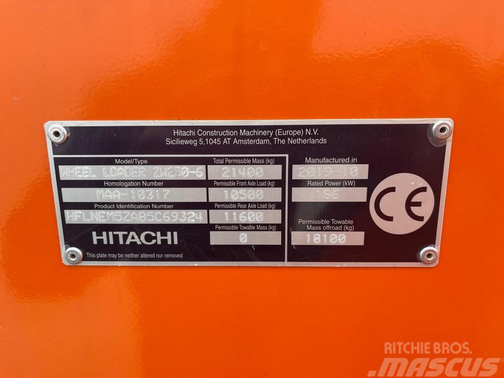 Hitachi ZW 250-6 Gumikerekes homlokrakodók