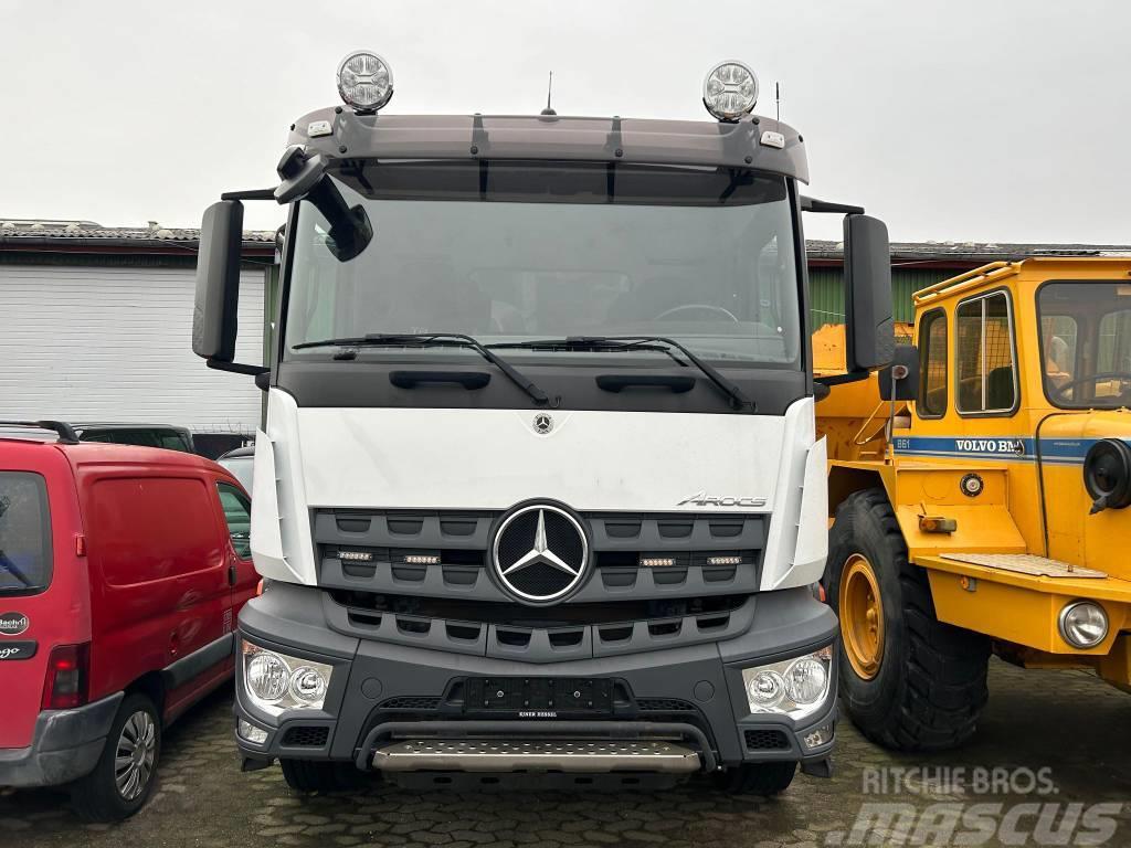 Mercedes-Benz 3246 B 8X4/4 Multifunkciós teherautók