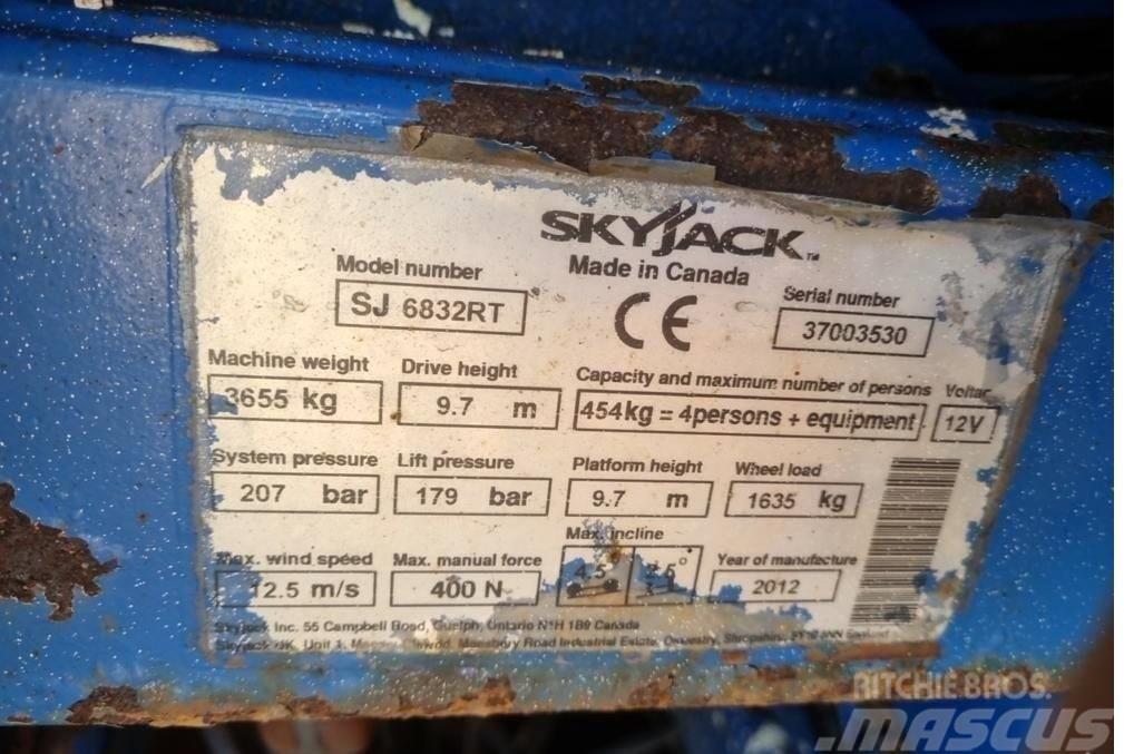 SkyJack SJ 6832 RT Ollós emelők