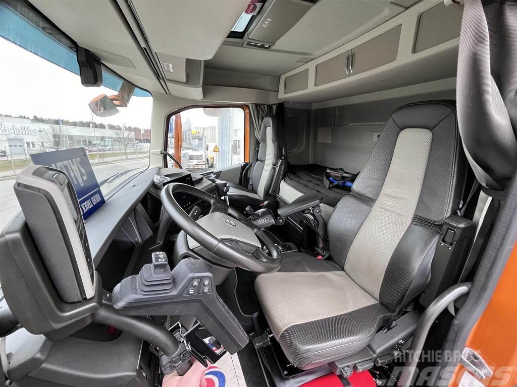 Volvo FH Kranväxlare med front plog & Reco drive Horgos rakodó teherautók