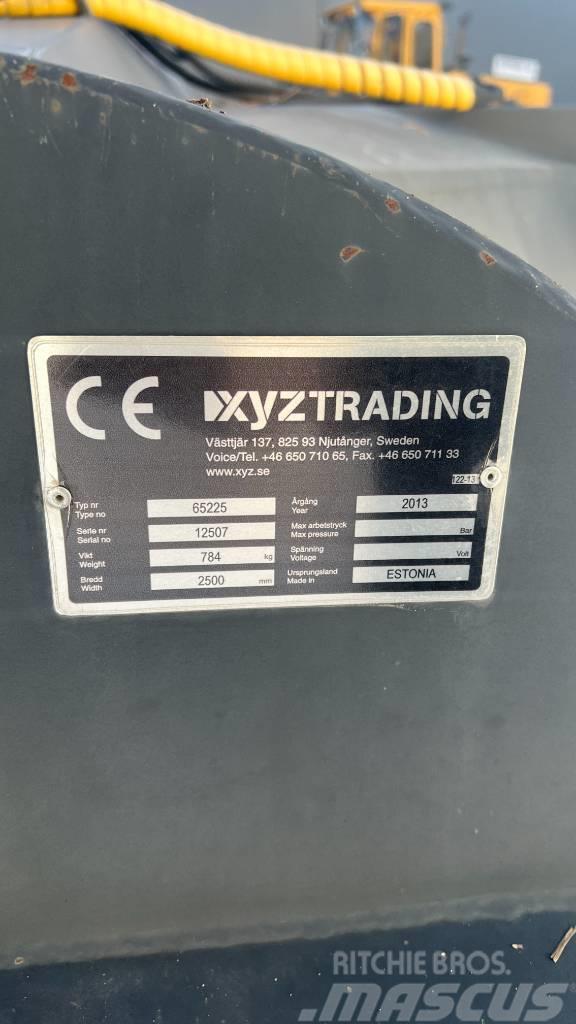 XYZ Premium 2500 Snöslunga Hómarók