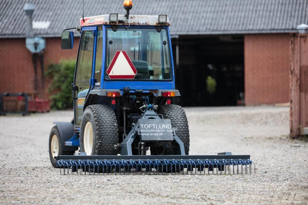  Toftlund Maskinfabrik Gårdspladsrive Kompakt traktor adapterek
