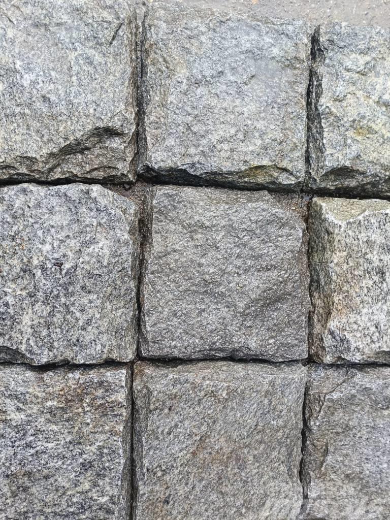  graniet natuursteen 40x40x7-8 cm 300m2 ruw/glad te Egyebek