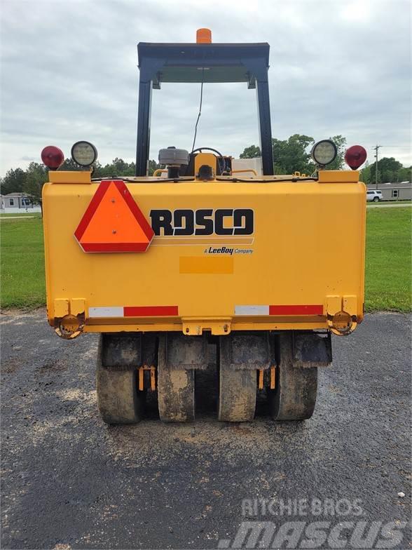 Rosco TRUPAC 915 Pneumatikus kerekes hengerek