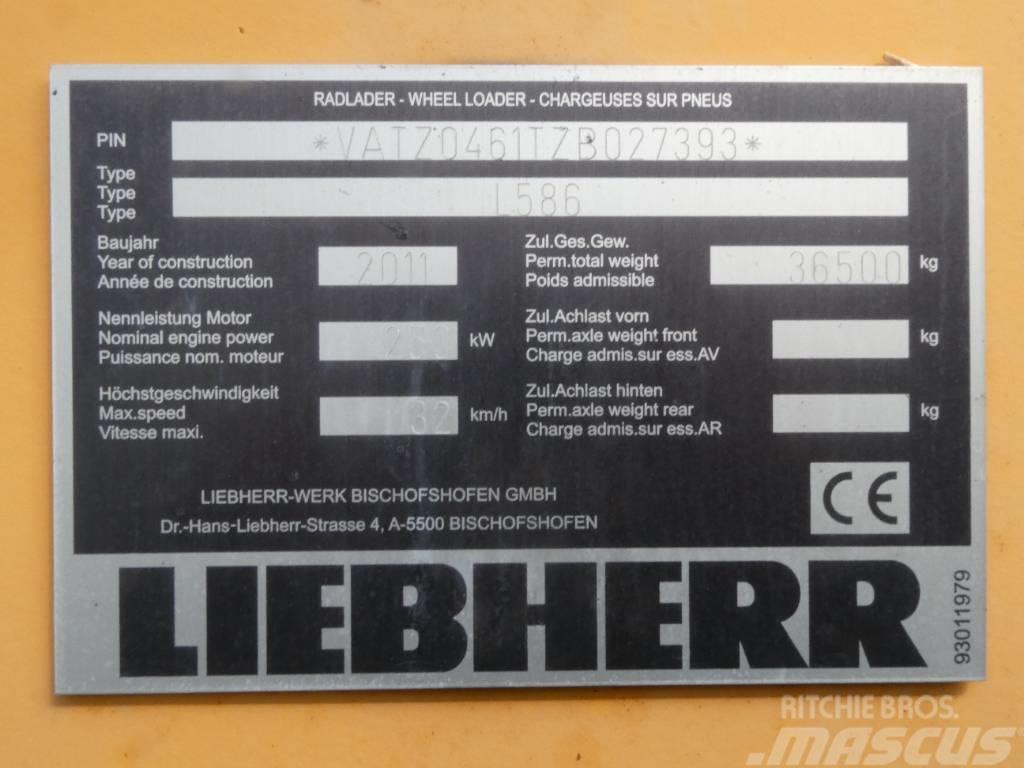 Liebherr L 586 2Plus2 Gumikerekes homlokrakodók