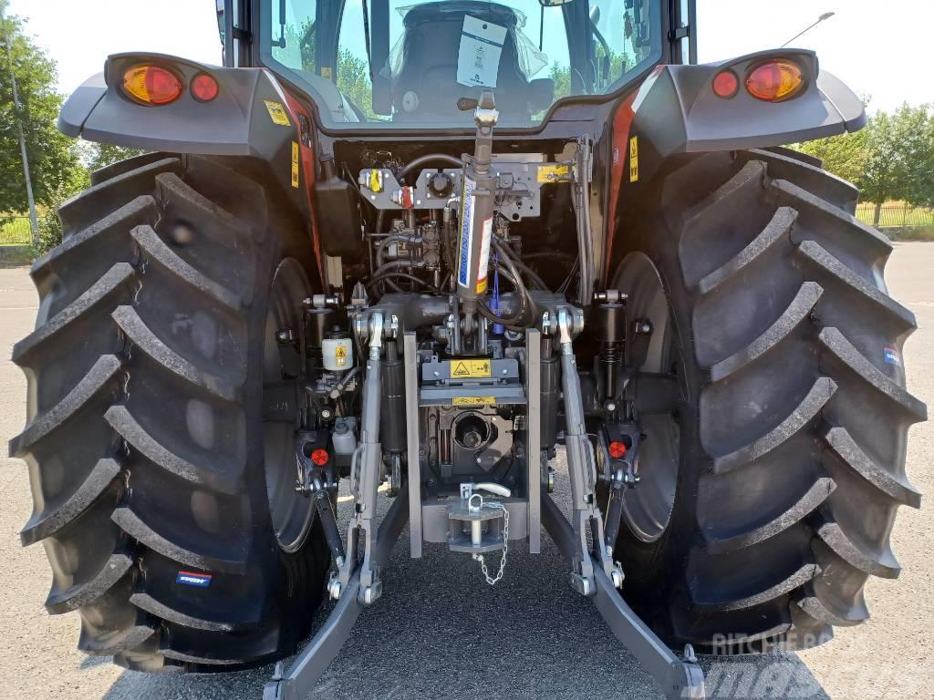 Massey Ferguson 5711 M Traktorok