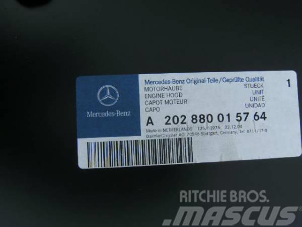 Mercedes-Benz Motorhaube C-Klasse Vezetőfülke és belső tartozékok