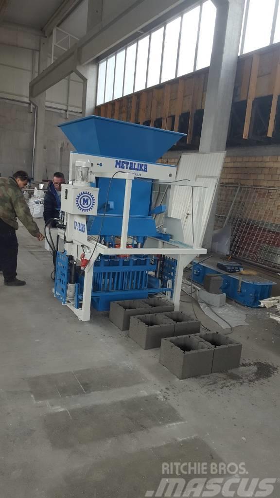 Metalika Concrete block making machine Betontörő gépek