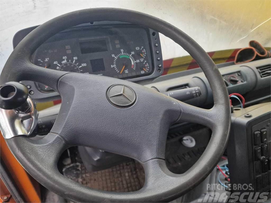 Mercedes-Benz UNIMOG U300 4X4 Platós / Ponyvás teherautók