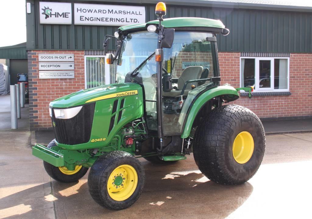 John Deere 4049 R Kompakt traktorok