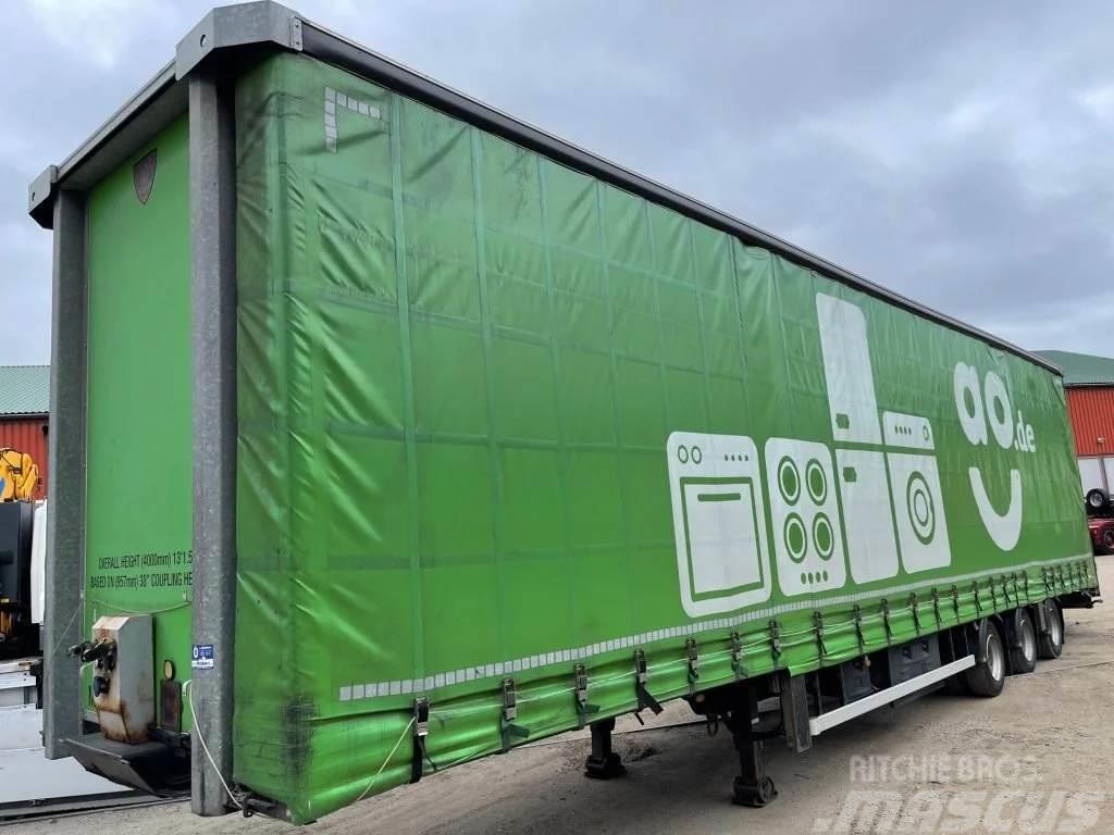 Schmitz Cargobull With 12 t. hydraulic lifting deck for double stock Elhúzható ponyvás félpótkocsik