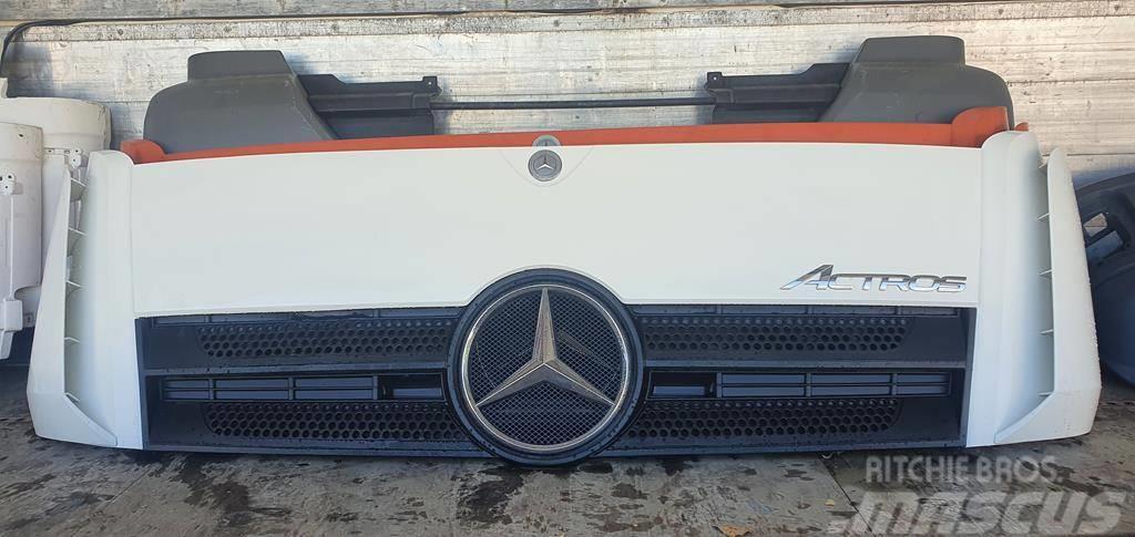 Mercedes-Benz Actros Vezetőfülke és belső tartozékok