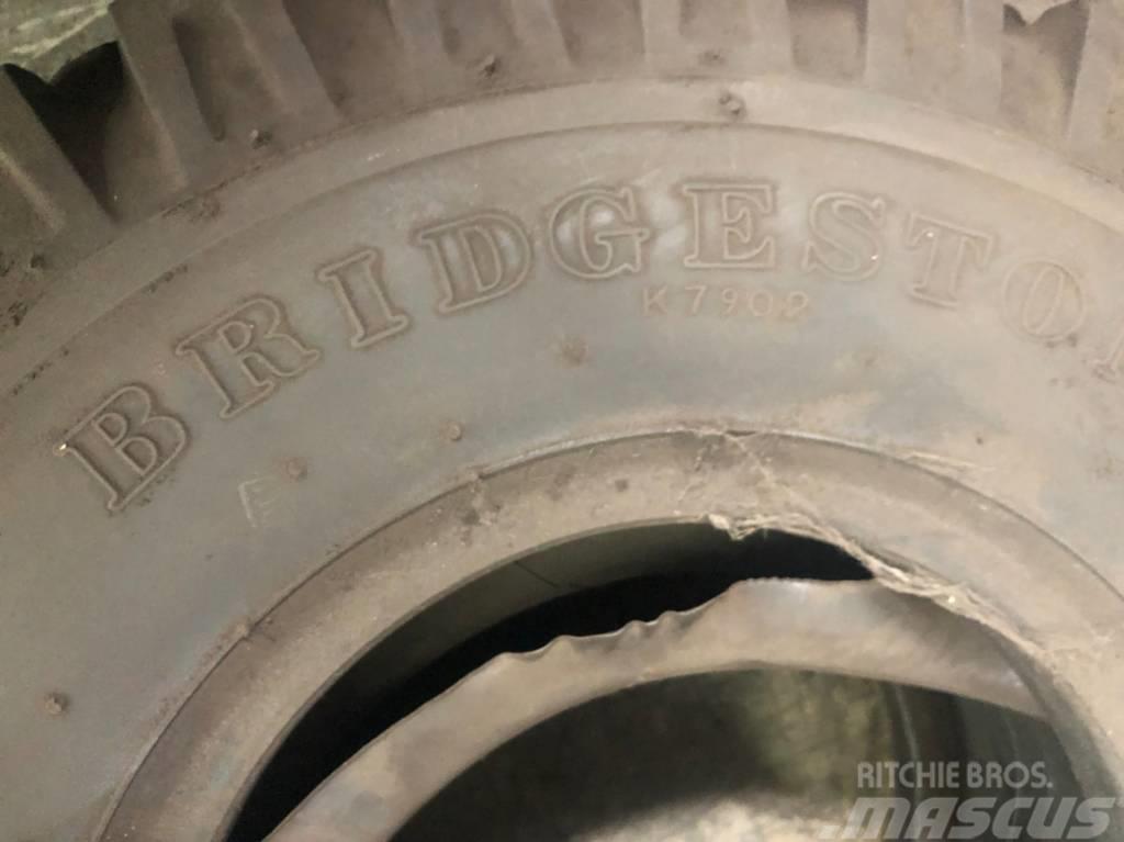 Bridgestone 21x8-9 Gumiabroncsok, kerekek és felnik
