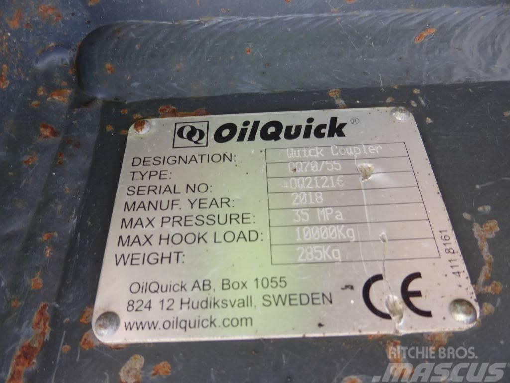 JCB 220X mit Oilquick OQ70/55 Lánctalpas kotrók