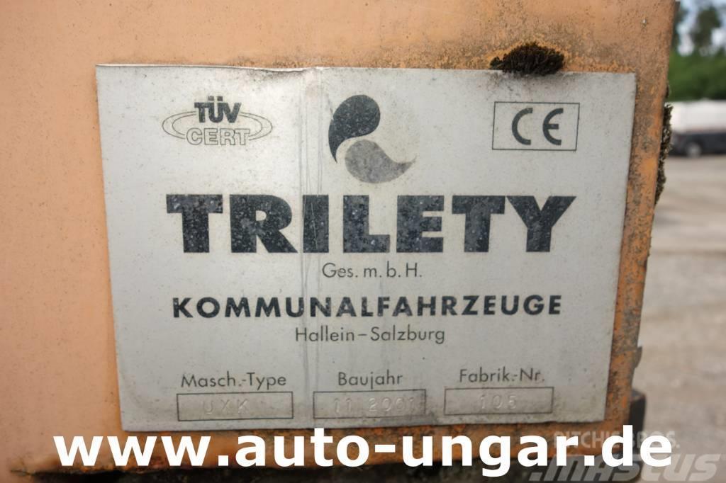 Multicar Trilety Kehraufbau für Multicar Bj. 2001 Kehraufsa Úttakarító gépek
