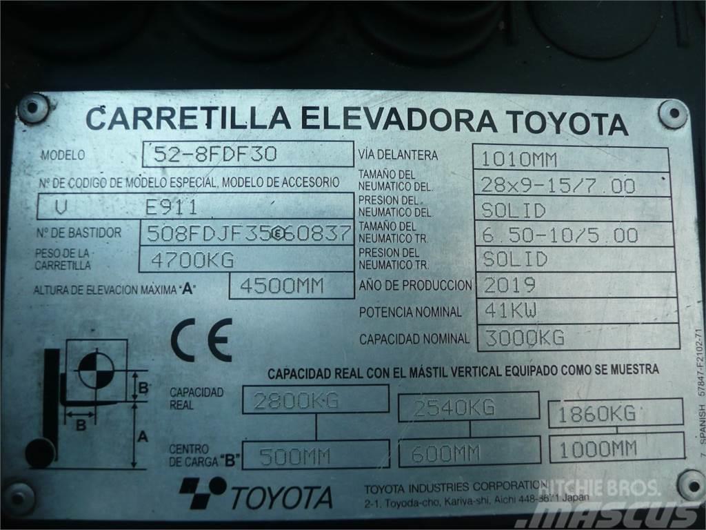 Toyota 52-8FDF30 MATRICULADA Dízel targoncák