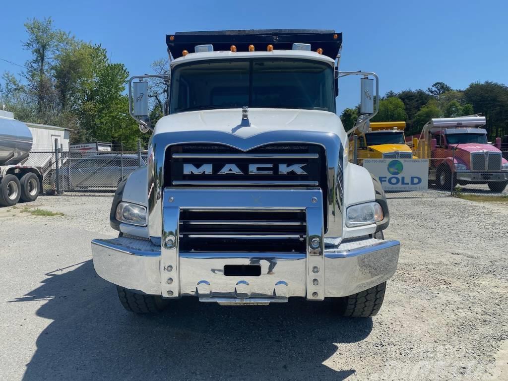 Mack CT713 Billenő teherautók