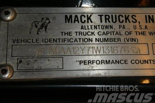 Mack CH613 Fülkés alváz
