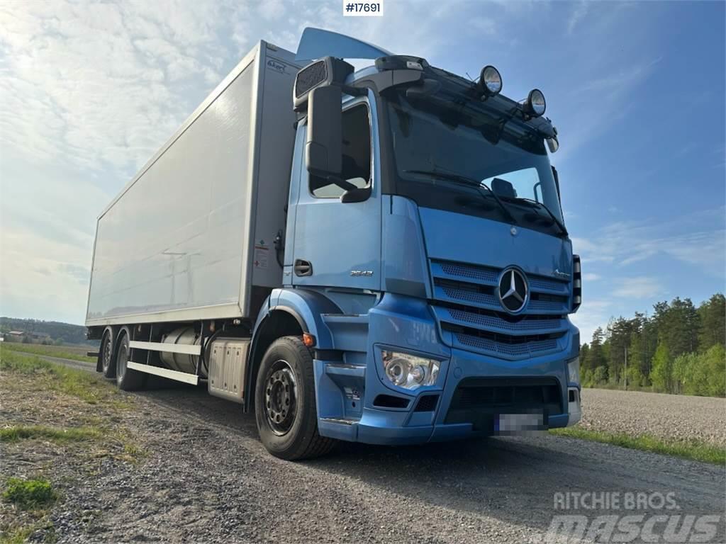 Mercedes-Benz Antons 6x2 Box truck w/ fridge/freezer unit. Dobozos teherautók