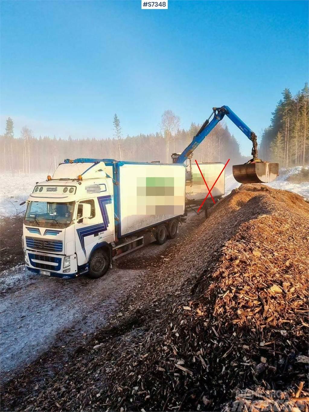 Volvo FH 6*4 Chip Truck with Palfinger crane Dobozos teherautók