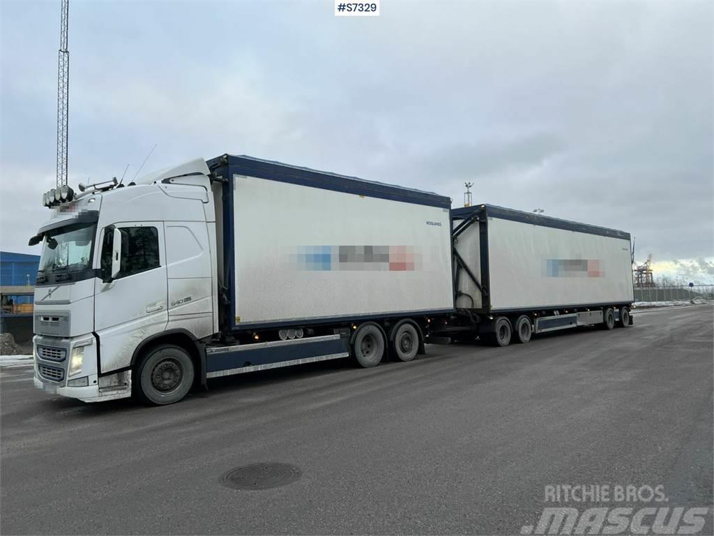 Volvo FH 6x2 wood chip truck with trailer Dobozos teherautók